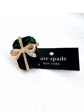 Kate Spade Pave Emerald Green Present Cocktail Ring